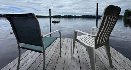 New Cozy 2-Bedroom Lake House on Tranquil Bonney Eagle Pond w/ Great Amenities