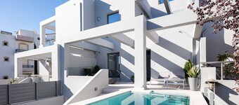 Akonizia Luxury House - With Private Swimming Pool