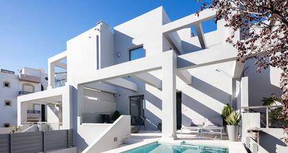 Akonizia Luxury House - With Private Swimming Pool