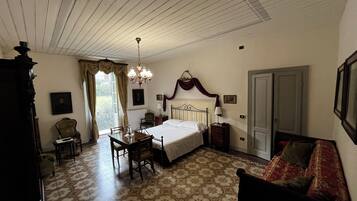 Comfort-Doppelzimmer, Balkon, Hügelblick