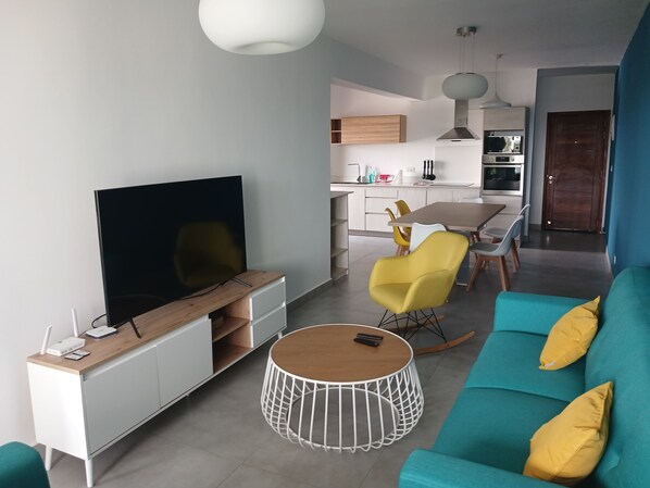 Living area - Large contemporary apartment (Flic en Flac)