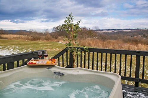 Sip & Stay at Bliss of Burdett on East Seneca Wine Trail w Hot Tub/Barbecue