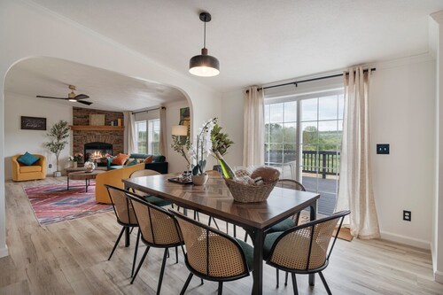 Sip & Stay at Bliss of Burdett on East Seneca Wine Trail w Hot Tub/Barbecue