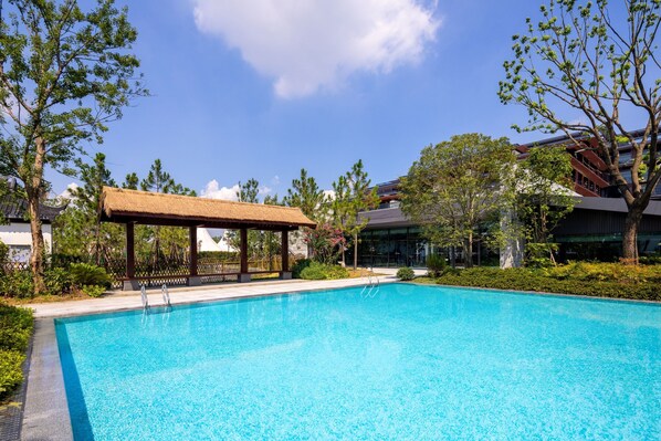 Indoor pool, outdoor pool