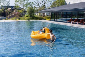 Indoor pool, outdoor pool