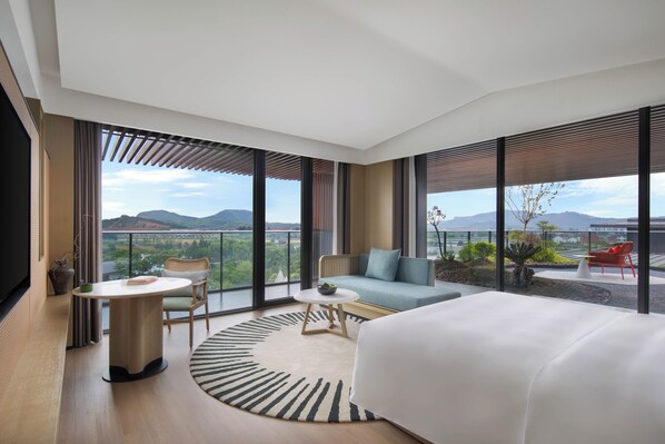 Family Suite, Balcony, Garden View