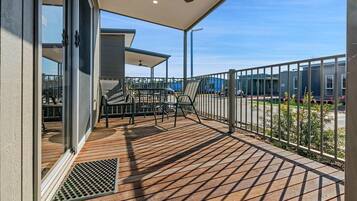 Standard Studio - Sleeps 2 | Terrace/patio