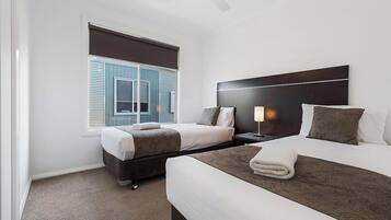 Superior 2 Bedroom Cabin - Sleeps 4