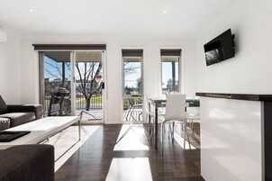 Cabaña superior, 2 habitaciones (Sleeps 4) | Vistas al jardín