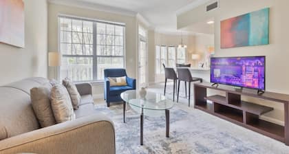 Modern Apt with Private Garage