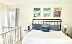 3 bedrooms, iron/ironing board, travel cot, free WiFi - Long Lake Peninsula Traverse City 3BR Home. Swim,Kayaks,Lake,Bikes,Ski Crystal (Traverse City)