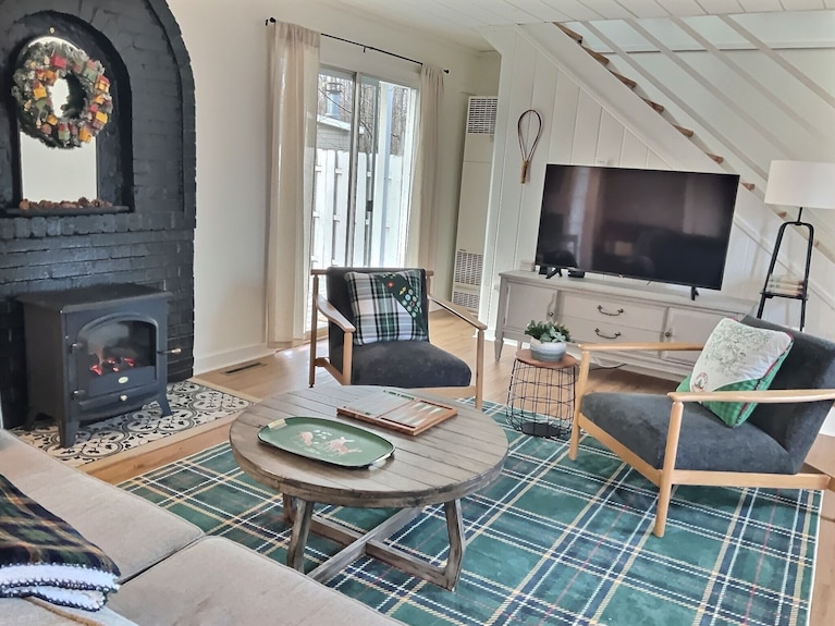 Long Lake Peninsula Traverse City 3br Home. Lake, Kayaks, Bikes, Wine, Pets - Traverse City, MI