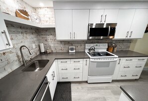 Kühlschrank, Mikrowelle, Geschirrspüler
