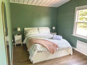 2 habitaciones, tabla de planchar con plancha, cuna de viaje y wifi 