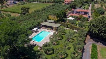 5 bedrooms
