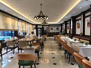 Tägliches inbegriffenes Frühstücksbuffet