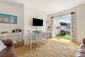 House - The Pennines - Close to Town Beach and Shops (Tenby)