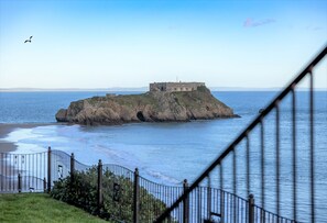 House - The Pennines - Close to Town Beach and Shops (Tenby)