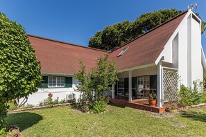Exterior - Villa Oliva, 6 bedroom house perfect for family vacations (Quarteira)