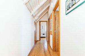 Interior - Villa Oliva, 6 bedroom house perfect for family vacations (Quarteira)