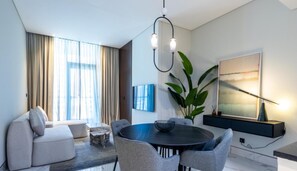 Apartment | 1 bedroom - Bbay-j1a-1306-1br · Homesgetaway-j One Tower With Canal Views 1BR Apt (Dubai)