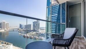 Apartment | 1 bedroom - Bbay-j1a-1306-1br · Homesgetaway-j One Tower With Canal Views 1BR Apt (Dubai)