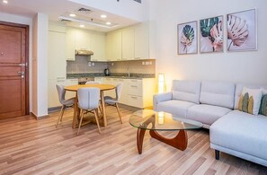 Room - 218 - Cozy 1BR Apt Bay Square Bldg. 9 (Dubai)
