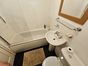 Douche, serviettes fournies