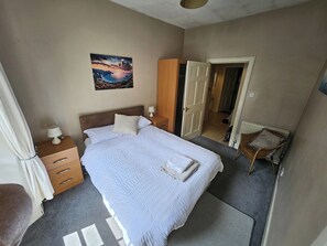 2 Schlafzimmer, Bügeleisen/Bügelbrett, WLAN, Bettwäsche