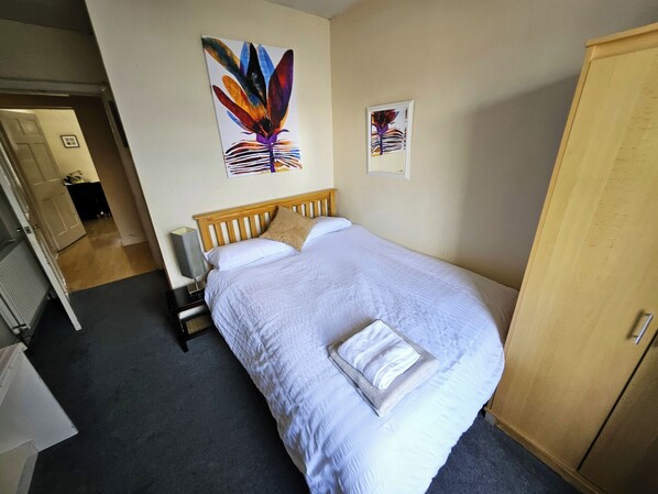 2 Schlafzimmer, Bügeleisen/Bügelbrett, WLAN, Bettwäsche