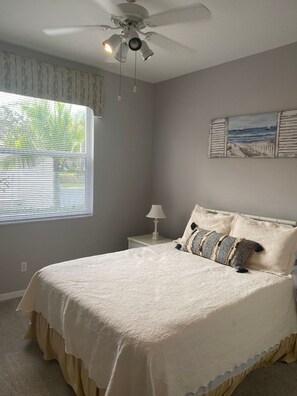 2 bedrooms, iron/ironing board, WiFi, bed sheets - Cozy 2-bedroom 2 full bathroom plus a den condo, in beautiful Estero. (Estero)