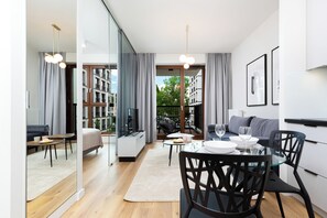 Appartement, 1 chambre, balcon | Salle de séjour