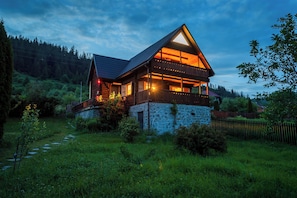 Exterior - Enjoyable chalet with WiFi in Lunca Bradului (Lunca Bradului)