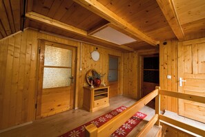 Interior - Enjoyable chalet with WiFi in Lunca Bradului (Lunca Bradului)