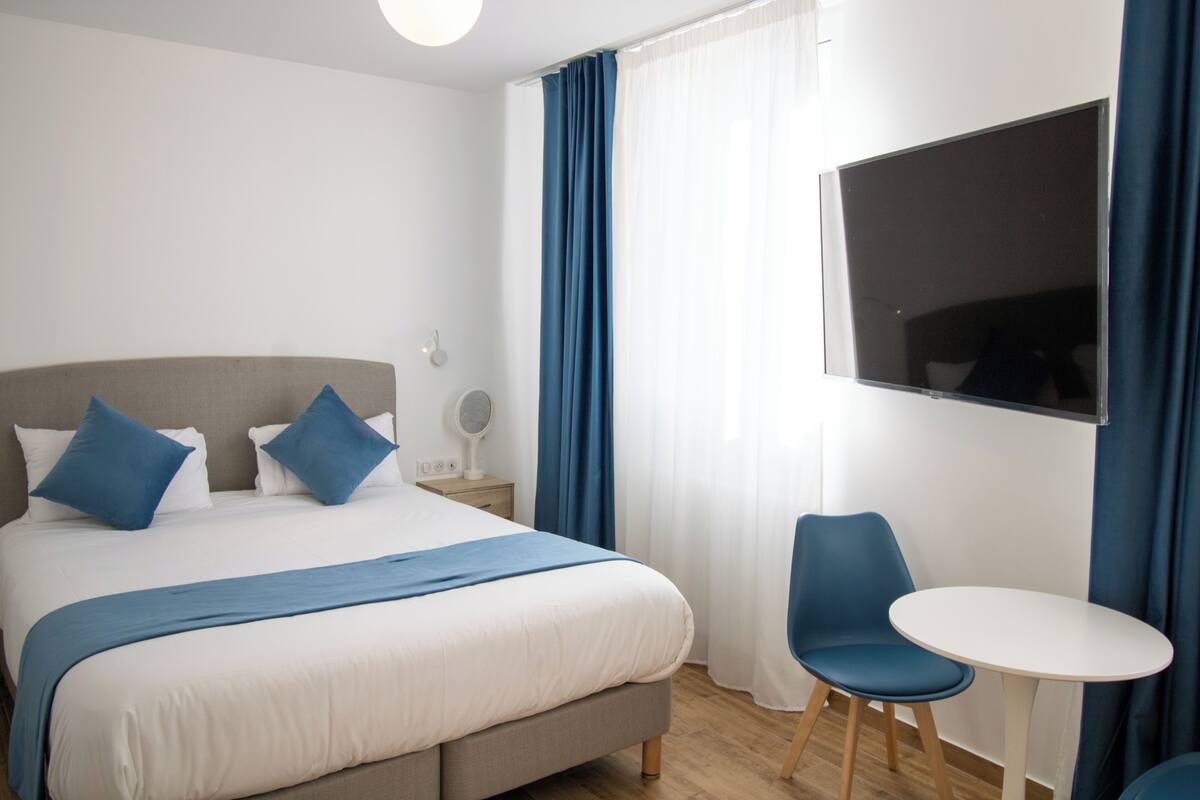 Premium bedding, minibar, in-room safe, free cots/infant beds