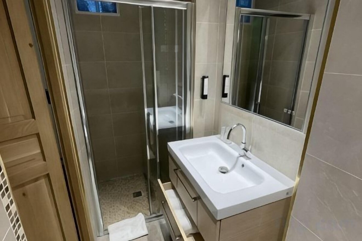Baño | Regadera, amenidades de baño gratuitas, secadora de cabello, toallas