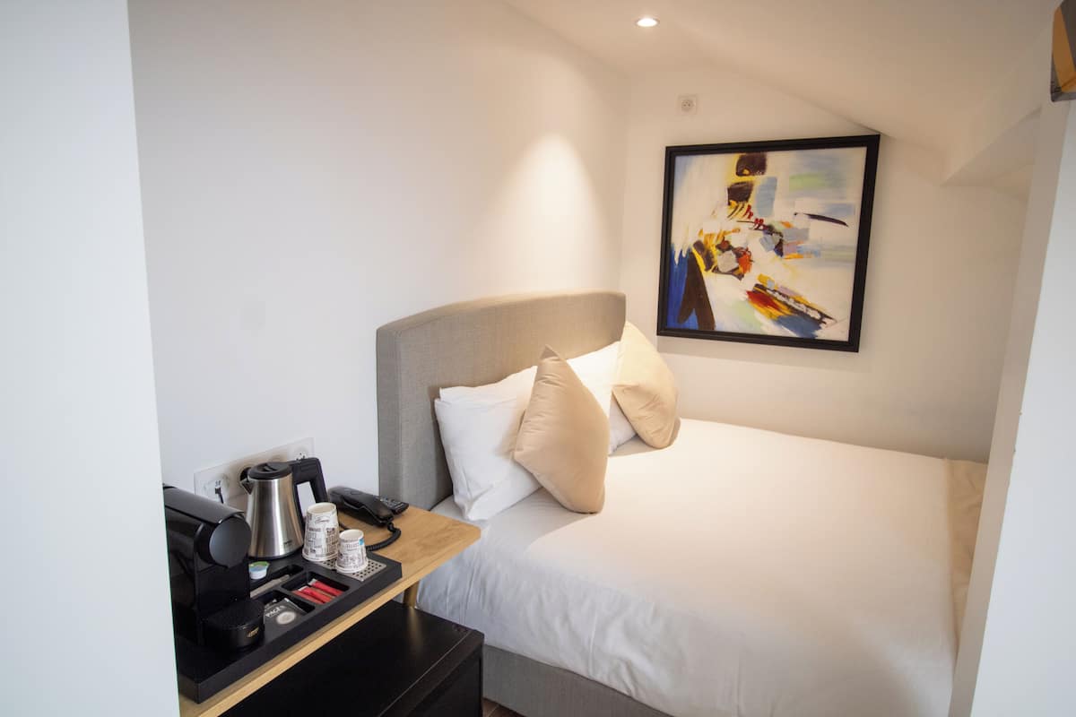 1 bilik tidur, peralatan tempat tidur premium, bar mini