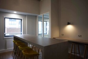 Lobby sitting area - Student Only Chapter Islington in London (London)