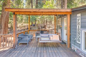 House (1 Bedroom) | Interior - Quaint Idyllwild Cabin: 1/2 Mi to Trailhead! (Idyllwild)