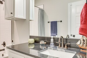 Interior - Pet-friendly Elgin Retreat w/ Patio, Grill & Yard! (Elgin)