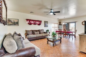 House (5 Bedrooms) | Interior