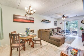 Apartment (1 Bedroom) | Interior - Pool & Beach Access: Lovely Mary Esther Condo! (Mary Esther)