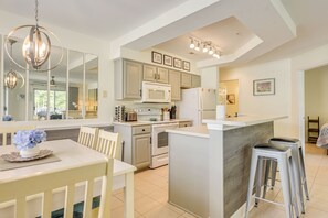 Mikrovågsugn, ugn, spishäll och diskmaskin