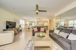 TV - Calabash Condo w/ Balcony in Gated Golf Community! (Calabash)