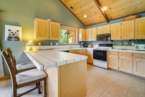 House (3 Bedrooms) | Interior - Close to Ski Slopes: Tahoe Ski Chalet w/ Fireplace (Tahoe City)