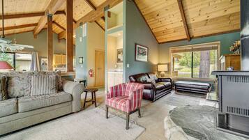 House (3 Bedrooms) | Interior