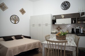 Interior - Apartment in the very center of Palermo, within walking distance of the famous 4 canti. (Palermo)