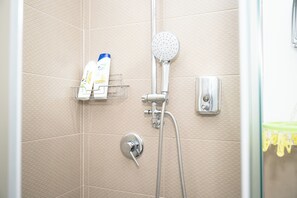 Hårtørrer, håndklæder, Sæbe, Shampoo