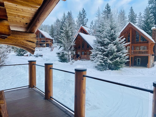 Modern Cabin Retreat near Kimberley!