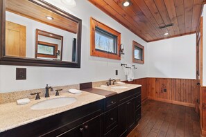 Douche, serviettes fournies